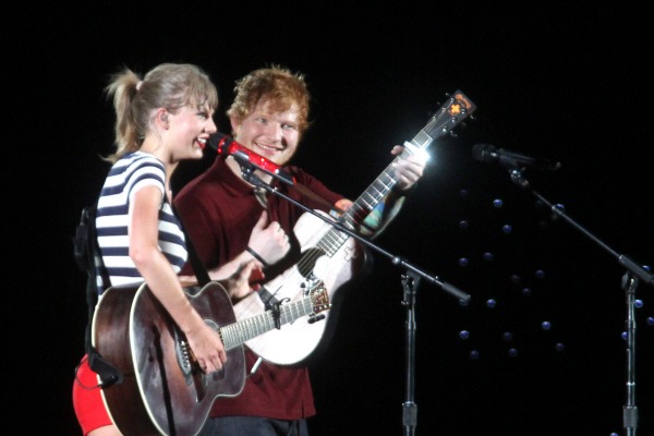 Taylor » News [DoSomething: celebridad más caritativa del mundo por cuarto año seguido.] - Página 26 Sheeran-tswift