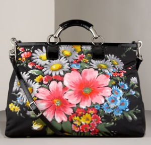 شنط و صنادل و نظارات و ساعات من valentino تشكيلة جديدة Valentino-bouquet-tote