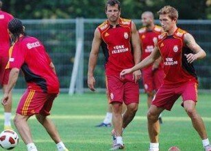 Harry Kewell dönüyor! Pino_kewell91