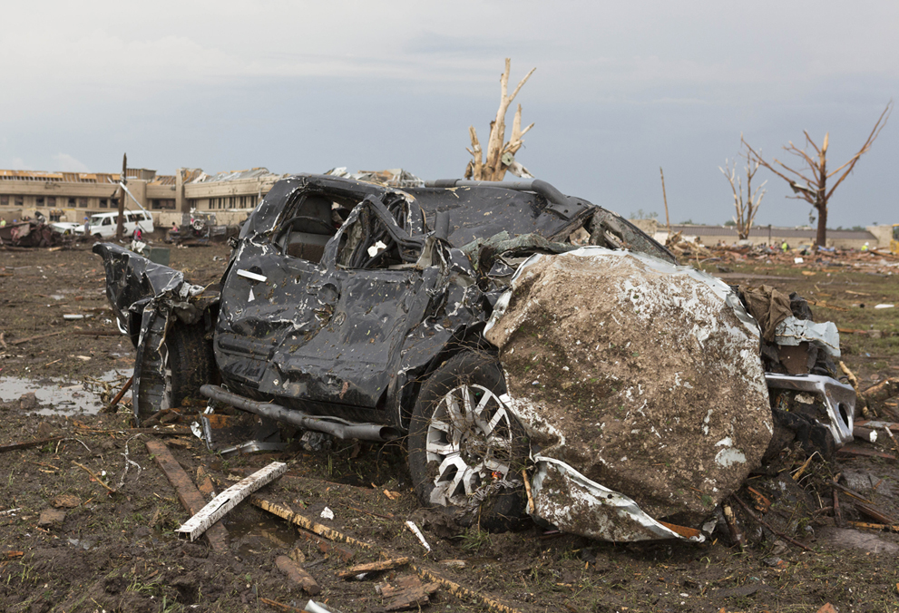 I have never seen vehicle damaged like the OK tornado S_m34_24517060