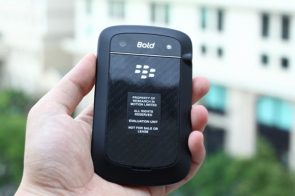 Blackberry 9900 Cực Đẹp Blackberry-bold-touch-9900-news-11-hsp-20121022-212403