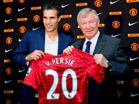 Premier League 8/9/10/11 December 2012 - Page 3 120817VanPersie_6558239