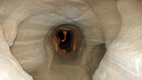 Timna copper mines dated to King Solomon era Tunnel-e1378644700241