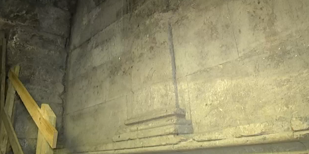 Israeli Archaeologists Dig Up Lavish Subterranean Structure Near Temple Mount Pillar