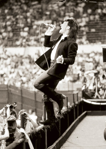 UNFORGETTABLE FIRE TOUR.- 4ª gira-1984-85 Liveaid_2bono_640