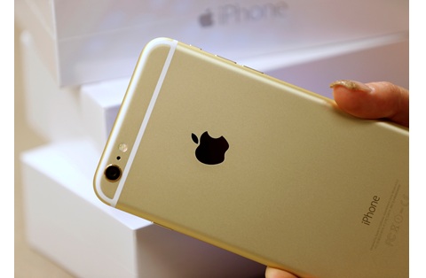 Cách chọn iPhone 6 có màu đẹp và sang chảnh nhất IPhone-6-Gold