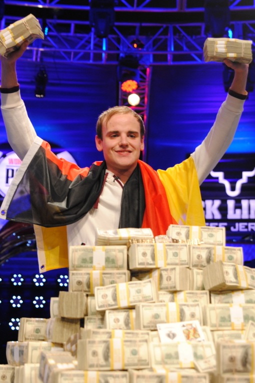 Pius Heinz castiga WSOP Main Event 2011 Pius-heinz-2011-wsop-champ1