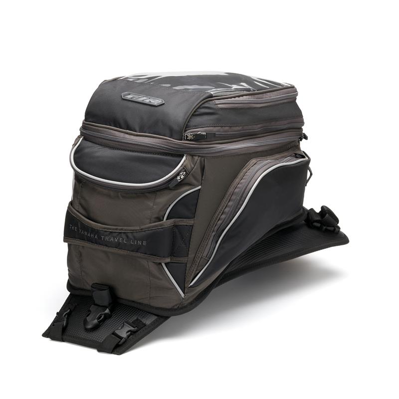 Comment bien ficeler un sac sur un top-case ? 1MC-TANKB-TR-00-tank-bag-touring-fjr-studio-005