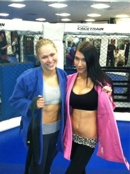 Miesha Tate vs. Ronda Rousey at Strikeforce: Columbus March 3rd - Page 3 AkitgJSCEAA2tLa_medium