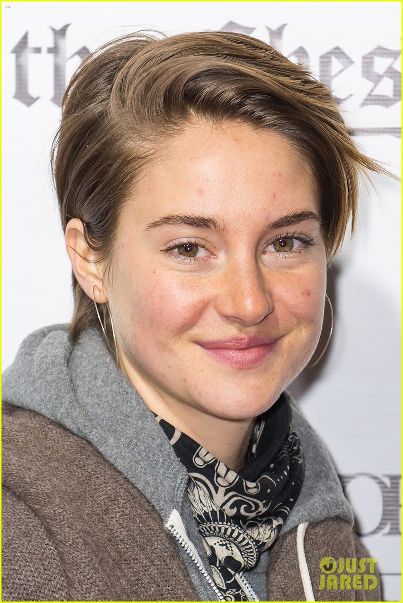 < Beautiful Actress |o > - Página 4 Shailene-woodley-white-bird-in-a-blizzard-at-sundance-2014-08