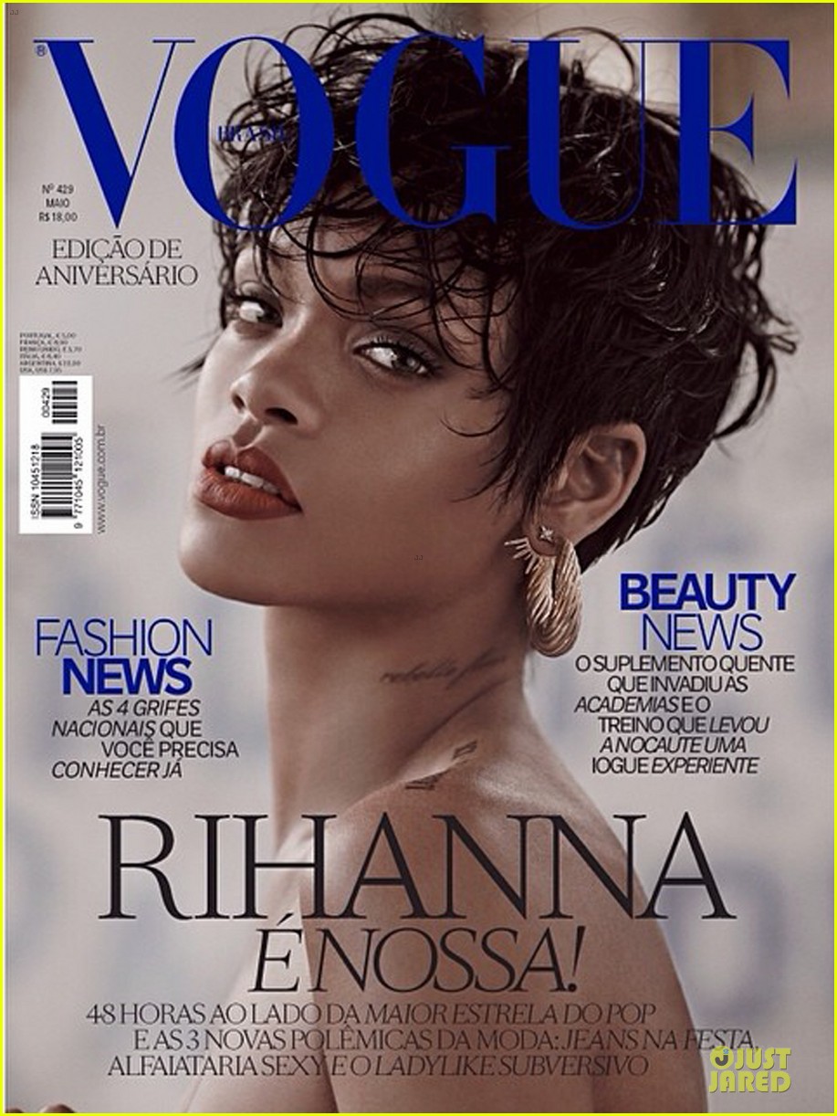 Rihanna es portada de VOGUE BRASIL MAGAZINE. Rihanna-goes-topless-holds-her-boobs-05