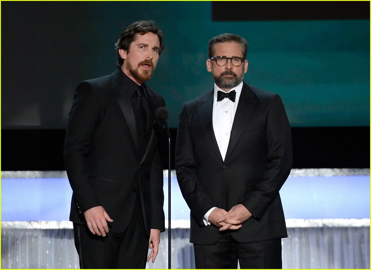 ¿Cuánto mide Steve Carell? - Altura - Real height Christian-bale-steve-carell-big-short-sag-2016-11