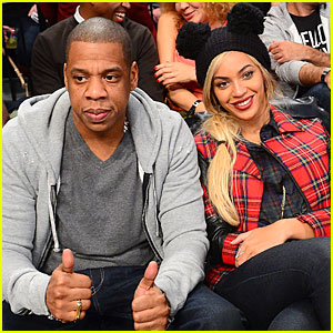 MICKEY MOUSE CONTROLADOR - Página 21 Beyonce-jay-z-brooklyn-nets-game-with-super-bowl-champion-russell-wilson