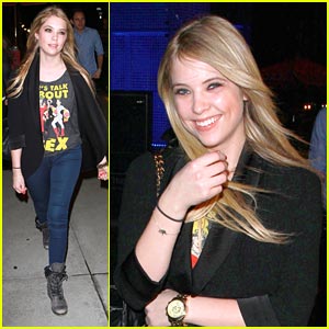 Una Aguila y una serpiente que sale de ese encuentro [Paulette Hamilthon } Ashley-benson-straight-hair