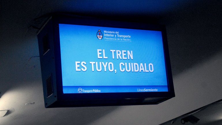 La Presidente aseguró que ningún pasajero podrá viajar colgado en los nuevos trenes 0011110737