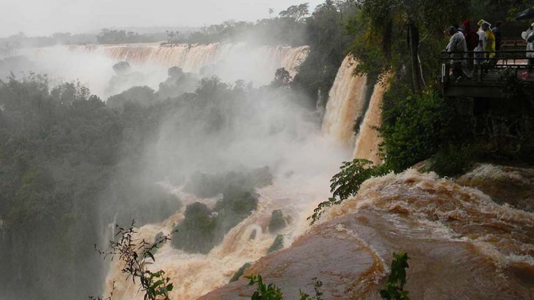 Crecida en las Cataratas del Iguazú: su volumen es 10 veces más de lo normal 0011125383