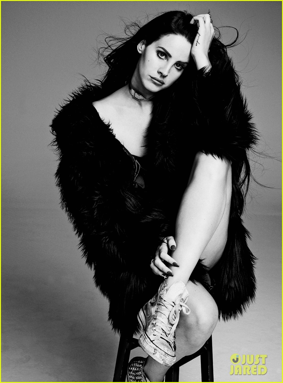 Lana Del Rey en la portada de NYLON MAGAZINE. Lana-del-rey-shows-flat-stomach-for-nylon-04