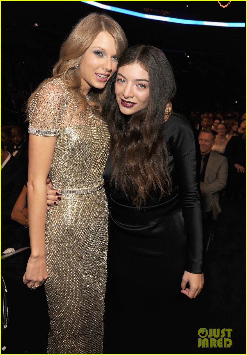 2014 Grammy Awards Lorde-meets-up-with-taylor-swift-after-her-grammys-2014-win-01