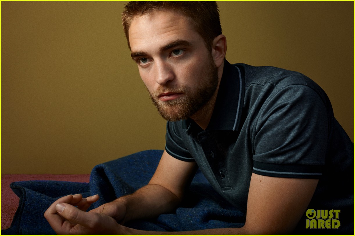 Robert Pattinson (Edward Cullen) - Σελίδα 7 Robert-pattinson-wall-street-journal-interview-exclusive-01