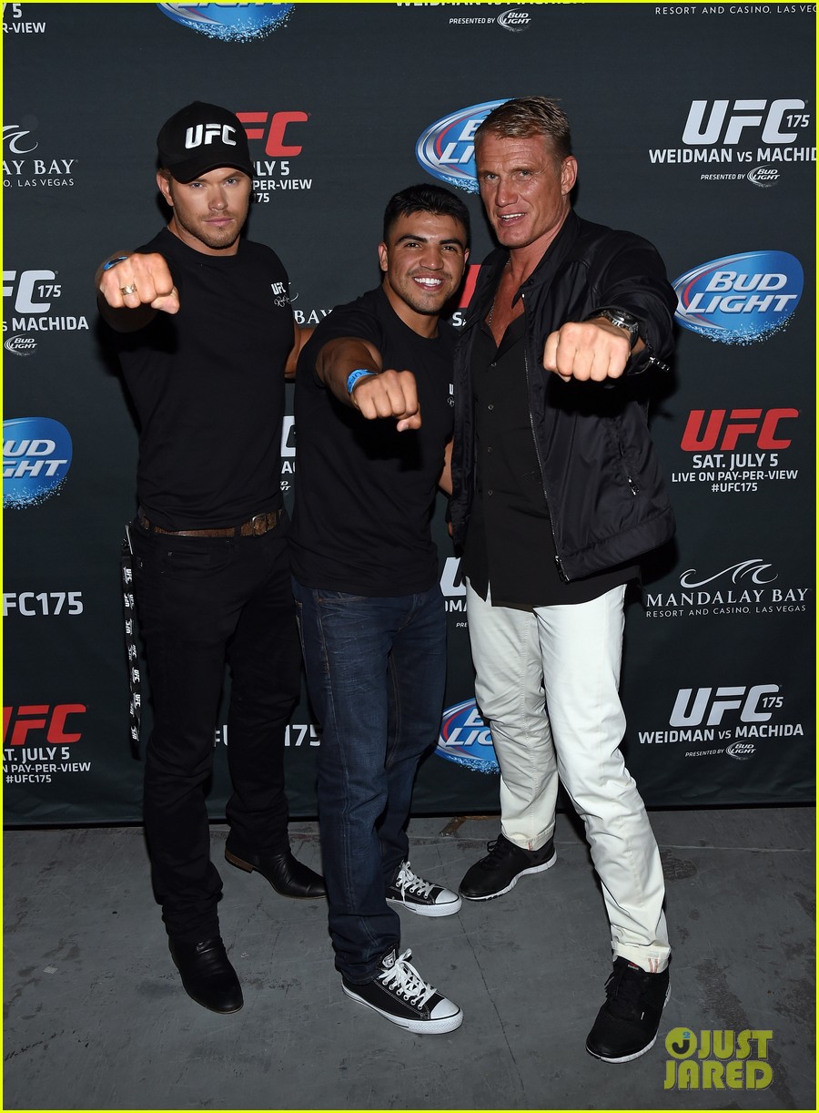 universo - hablemos de la futura pelicula - Página 33 Kellan-lutz-dolph-lundgren-expendables-3-ufc-175-09