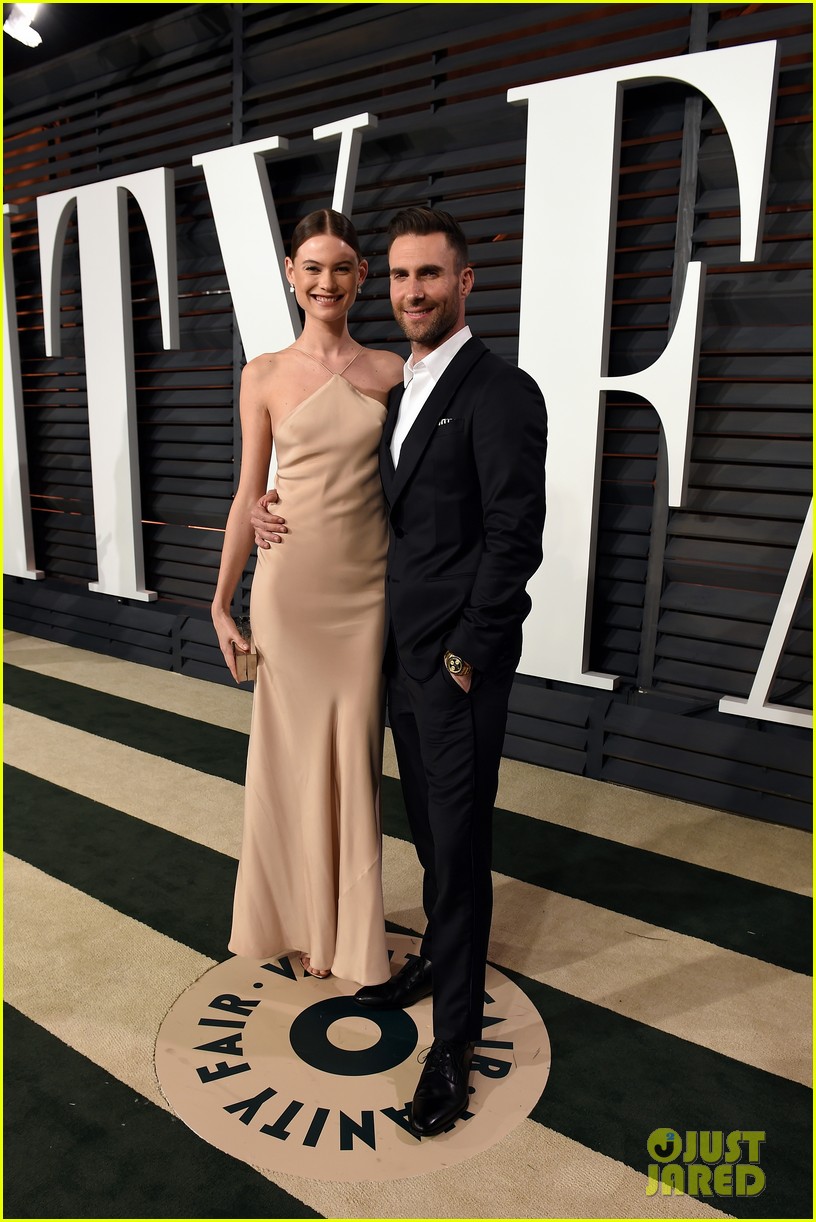 Vanity Fair Oscar Party 2015 Adam-levine-behati-prinsloo-vanity-fair-party-03