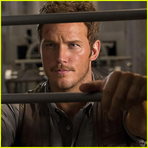 · Beautiful Actors 9 · - Página 7 Chris-pratt-looks-so-hunky-in-new-jurrasic-world-still