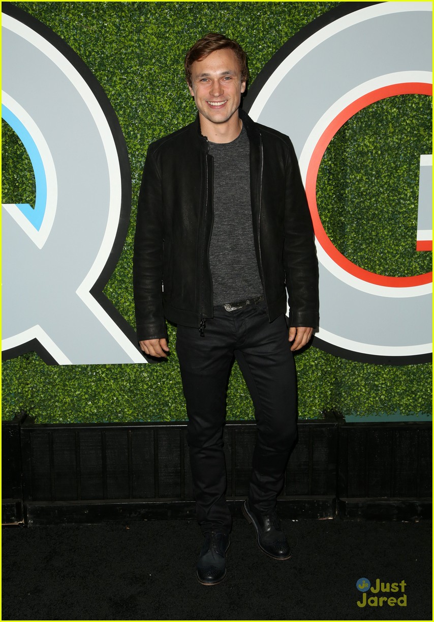 William Moseley- NARNIA- THE ROYALS- Narnia-guys-william-ben-will-gq-moty-party-13