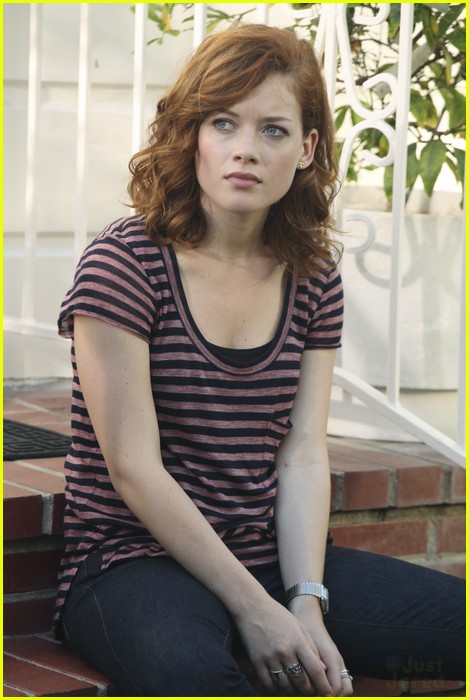 Characters IRL - Mach 2  Jane-levy-suburgatory-bbq-05