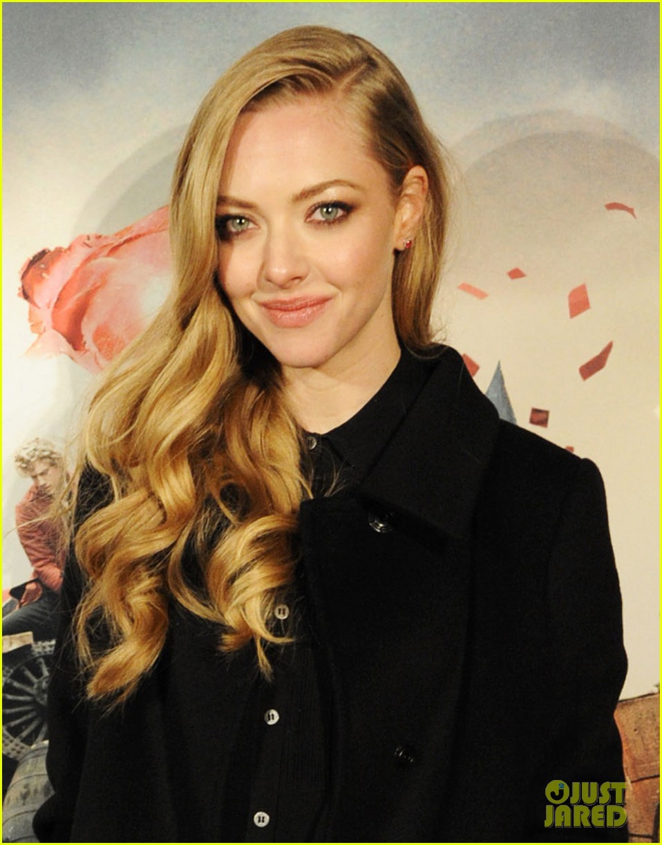 Greek Play By List Anne-hathaway-amanda-seyfried-les-miserables-premiere-after-party-02