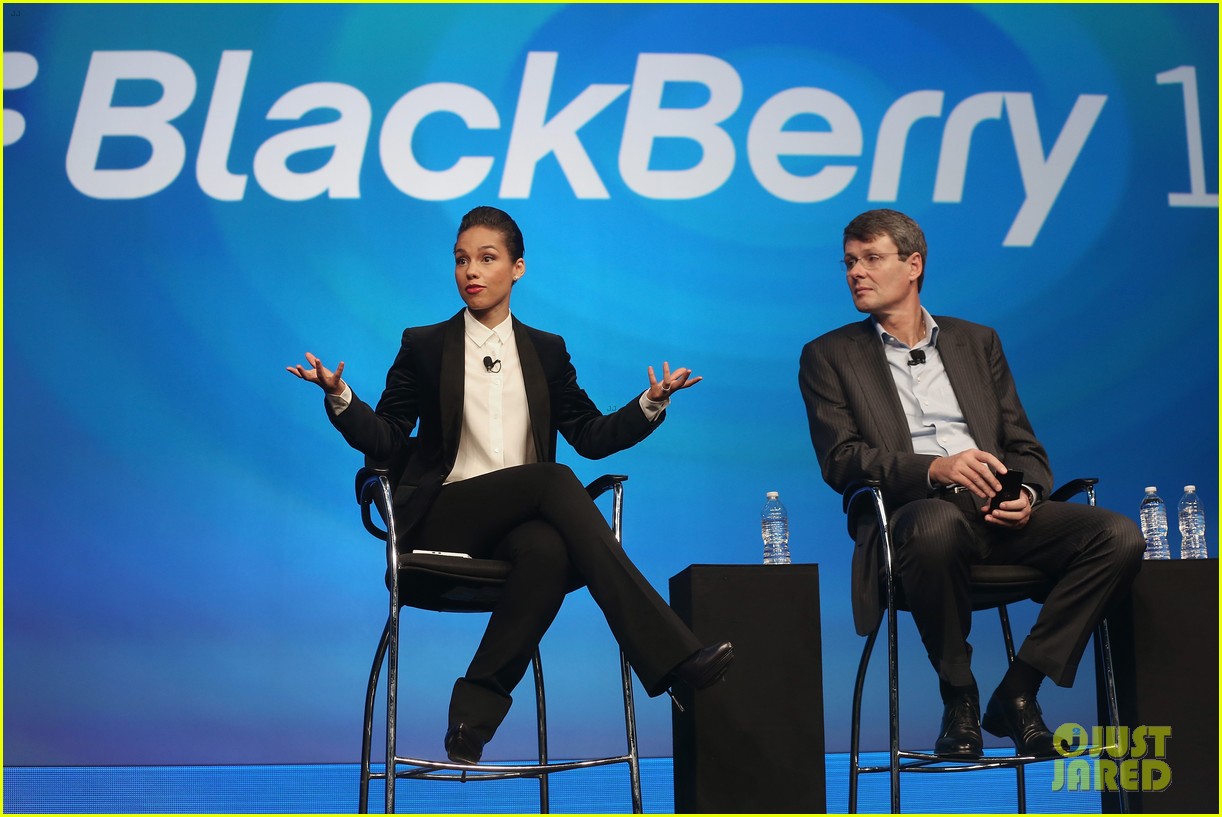 Alicia Keys: la nueva directora creativa de Blackberry  Alicia-keys-blackberry-new-creative-director-03