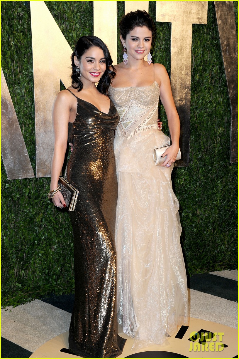 Vanity Fair Oscars Party 2013 Vanessa-hudgens-selena-gomez-vanity-fair-party-04