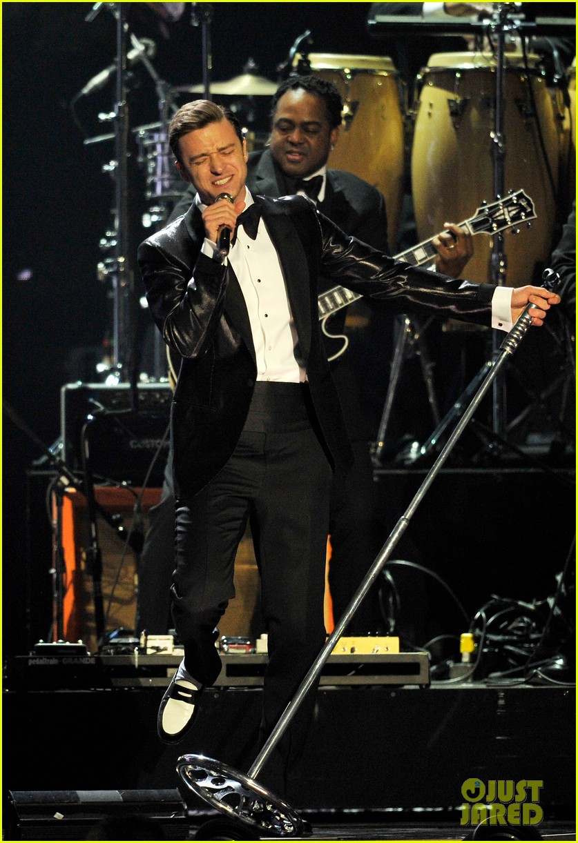 BRIT Awards 2013 Justin-timberlake-brit-awards-mirrors-performance-video-06