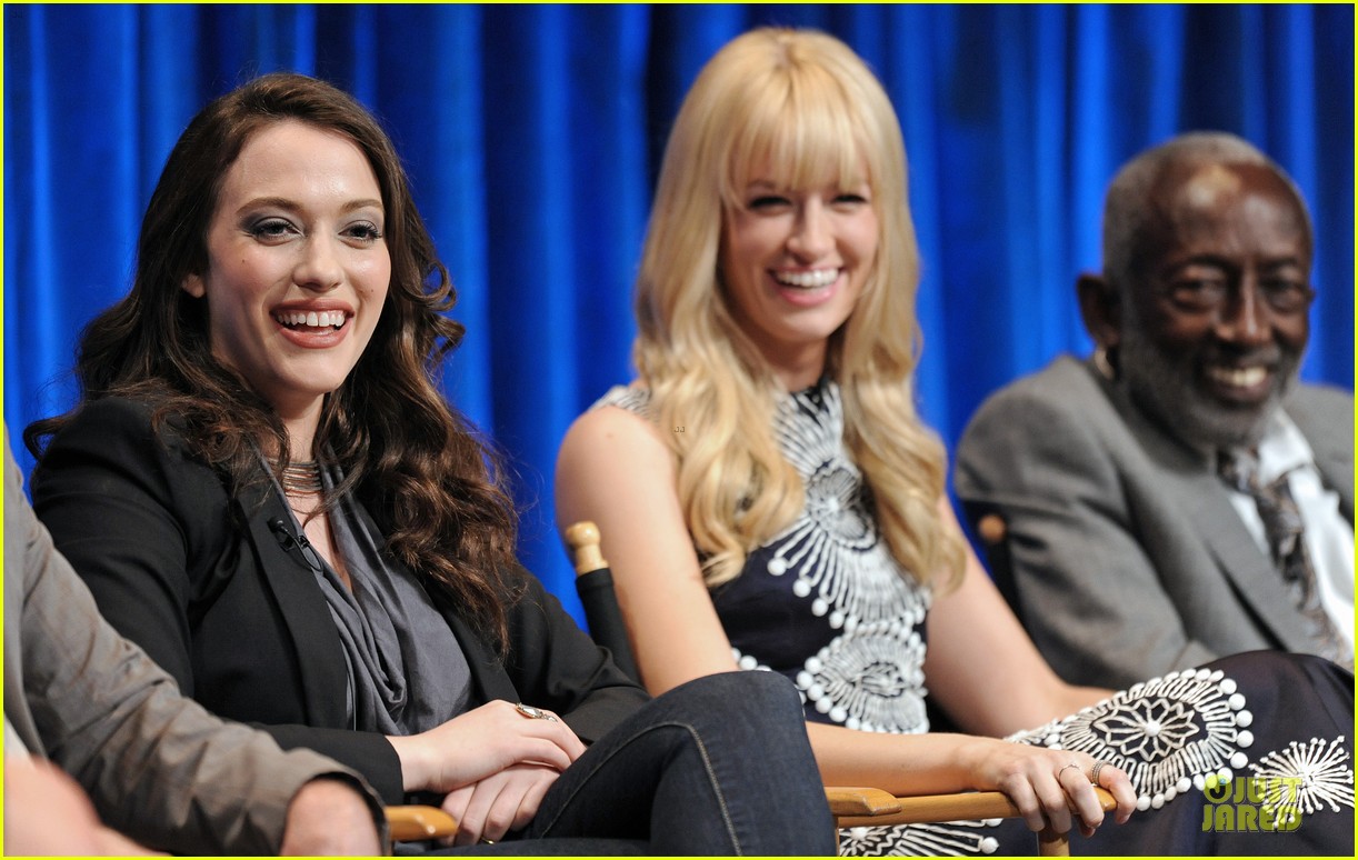 El cast de 2 Broke Girls en la PaleyParty Kat-dennings-beth-behrs-paleyfest-with-2-broke-girls-cast-11