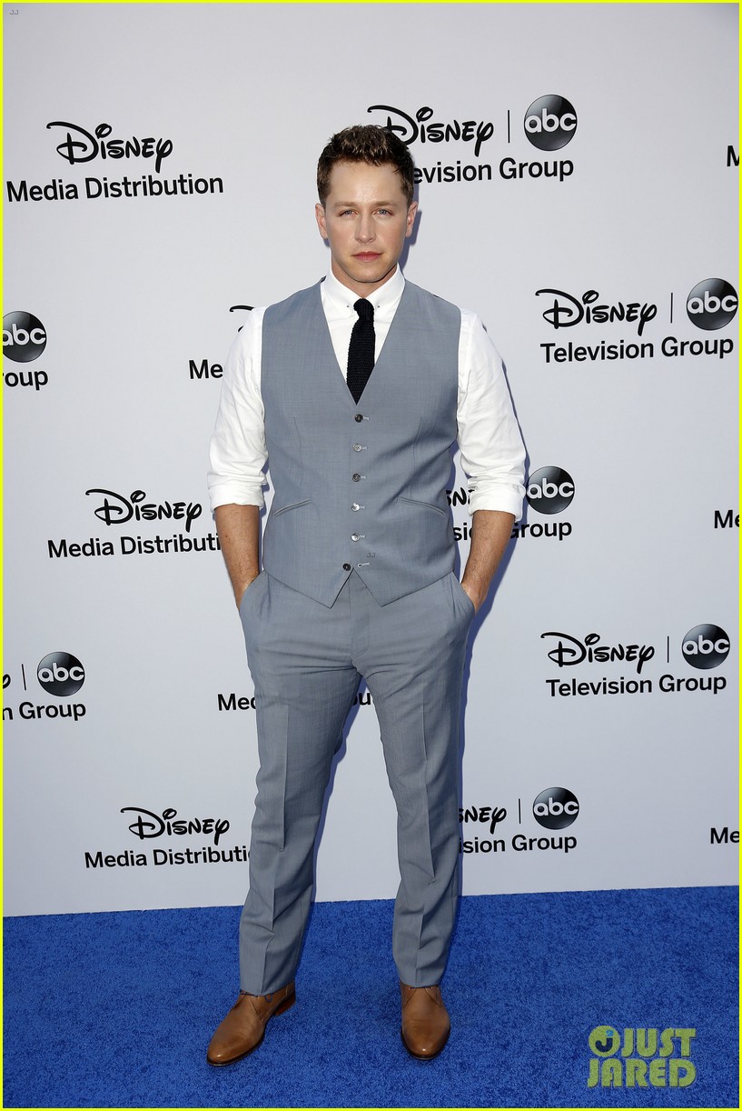 Ginnifer Goodwin, Josh Dallas y Emilie de Ravin en el Disney International Upfront Ginnifer-goodwin-josh-dallas-disney-international-upfronts-13