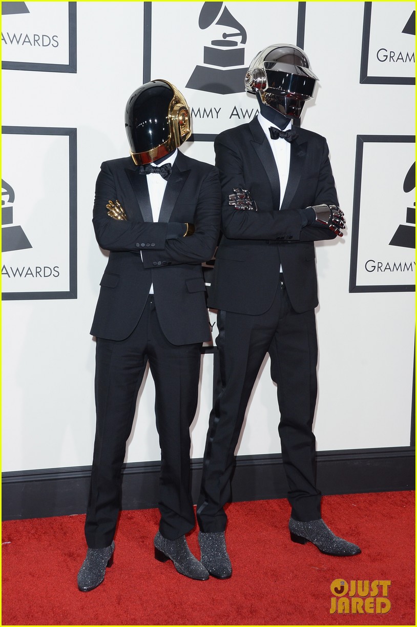 2014 Grammy Awards Daft-punk-grammys-2014-red-carpet-04