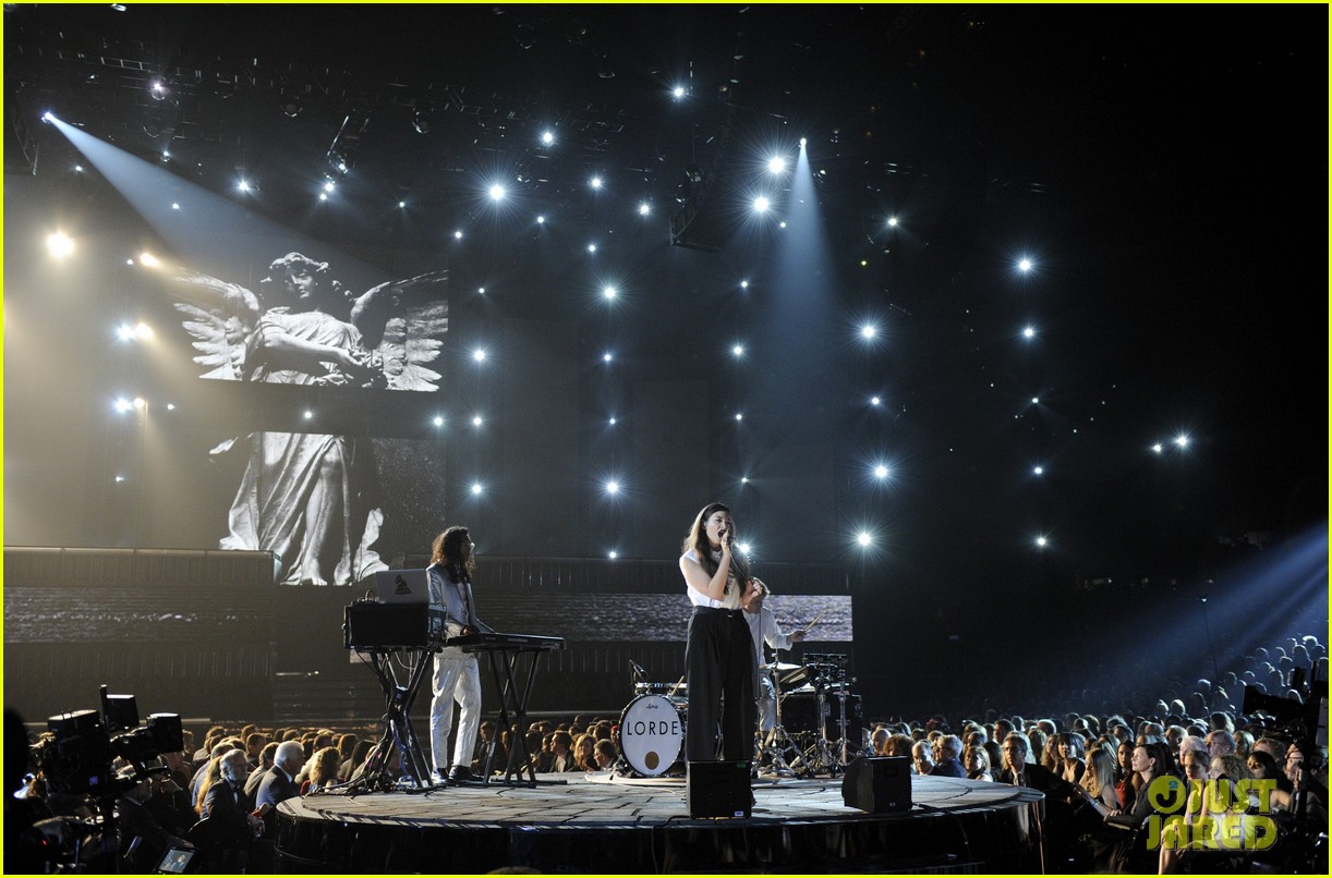 2014 Grammy Awards Lorde-royals-at-grammys-2014-05