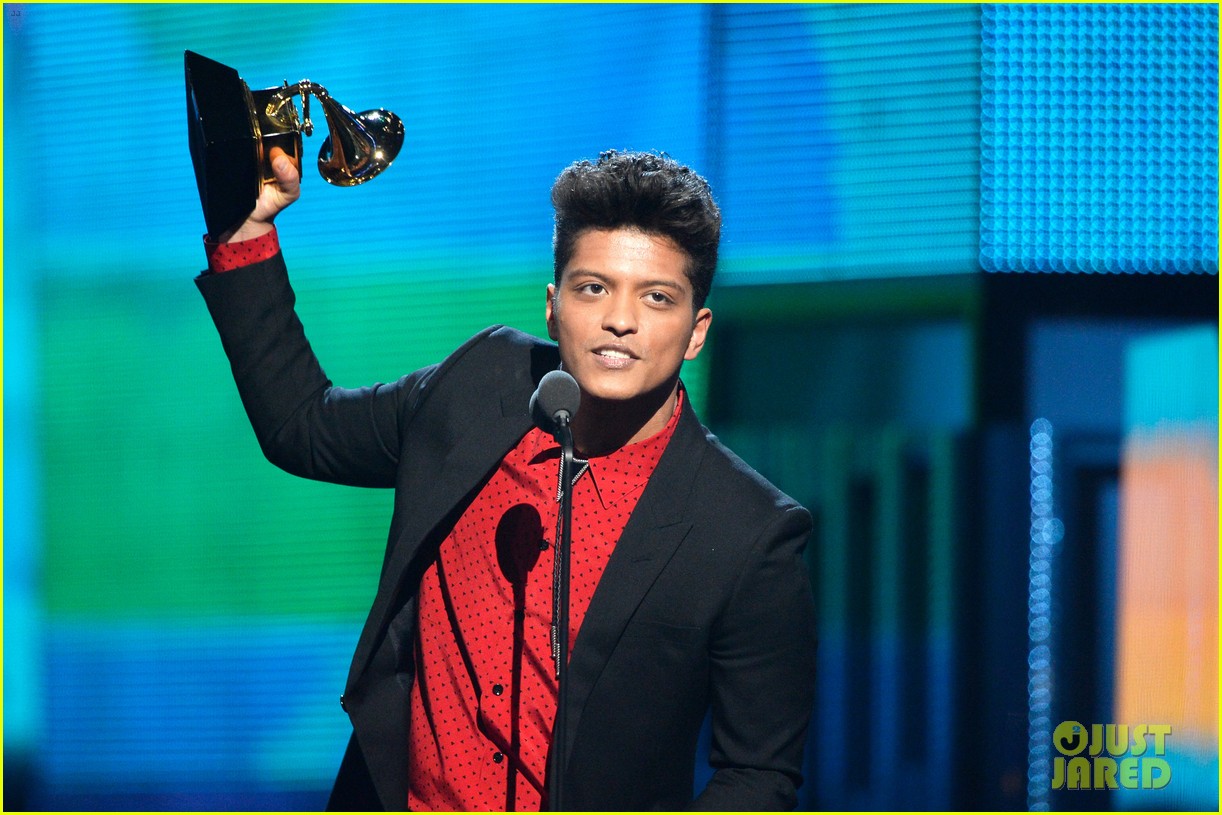 2014 Grammy Awards Bruno-mars-thanks-girlfriend-jessica-caban-at-grammys-2014-05