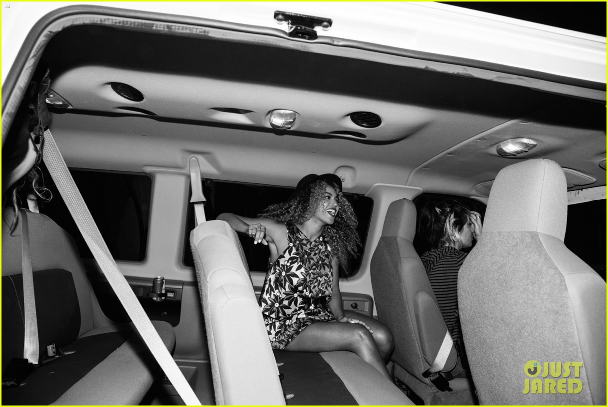 Beyoncé sube sus propias fotos en COACHELLA MUSIC FESTIVAL. Beyonce-shares-personal-coachella-photos-21