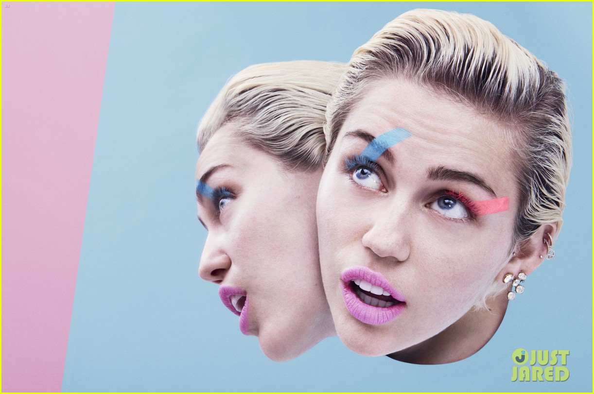 La cochina de Miley Cyrus posa para PAPER MAGAZINE. Miley-cyrus-completely-naked-paper-magazine-07