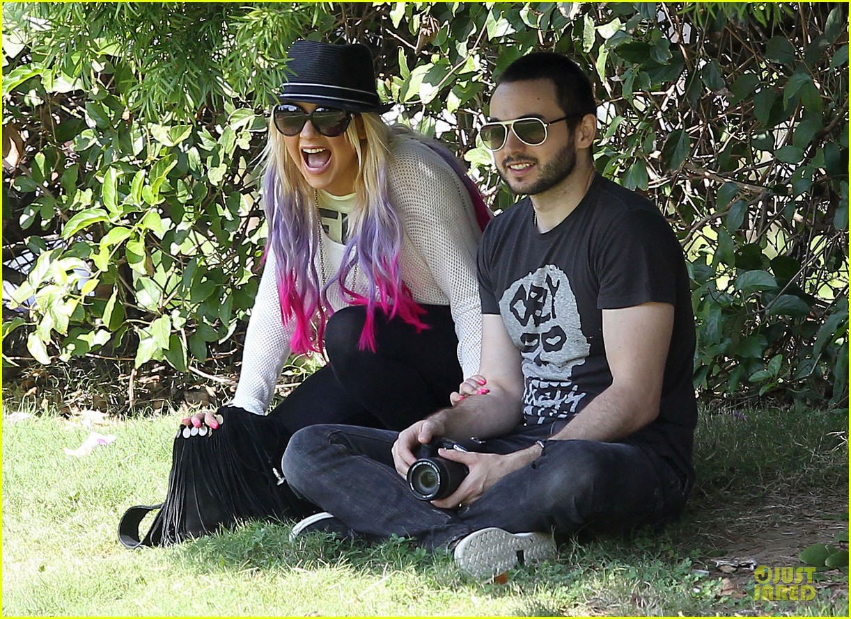 Fotos >> Apariciones/Eventos/Candids [III] - Página 24 Christina-aguilera-chelsea-lately-next-week-04