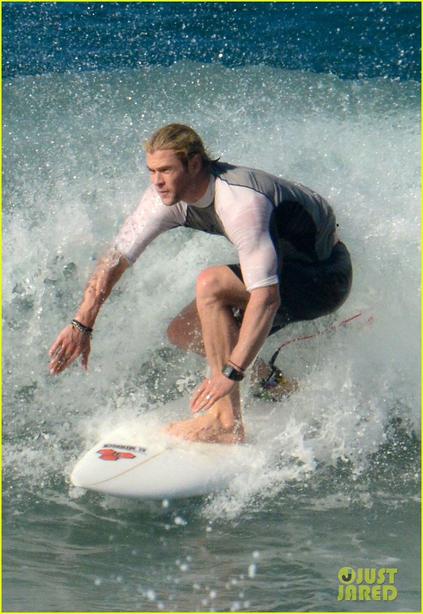 Chris & Liam Hemsworth Surfing! Chris-liam-hemsworth-shirtless-surfing-duo-27