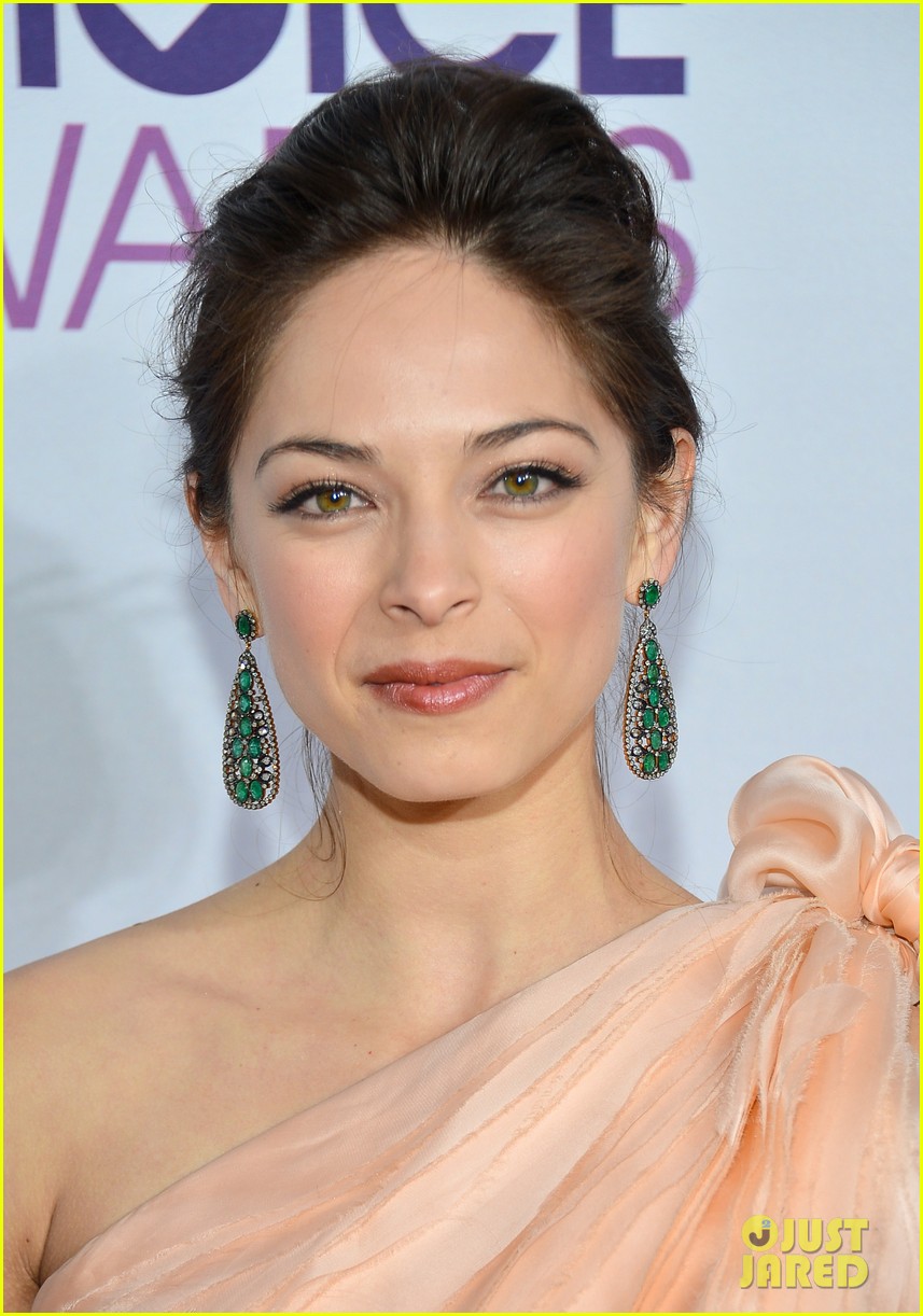 صور ابطال مسلسل Beauty and the Beast Kristin-kreuk-jay-ryan-peoples-choice-awards-2013-09