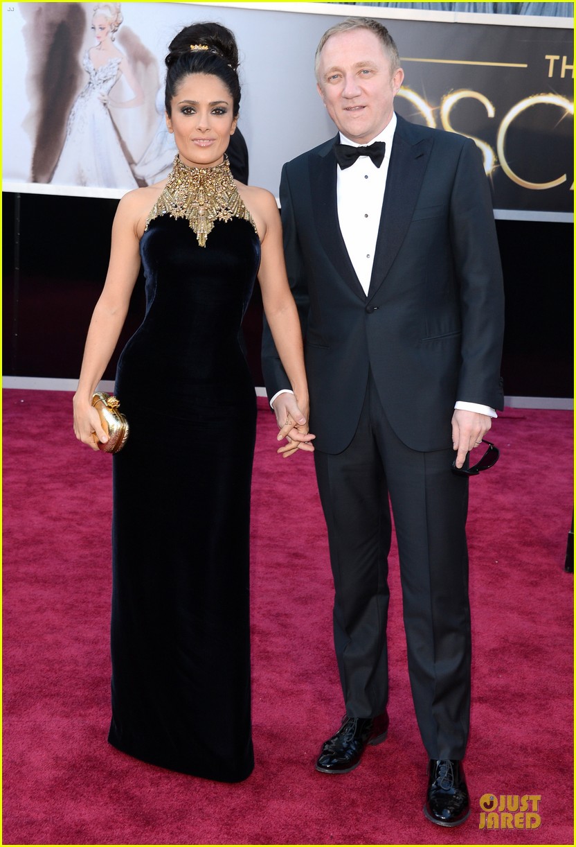 Academy Awards 2013  Salma-hayek-francois-henri-pinault-oscars-2013-red-carpet-05