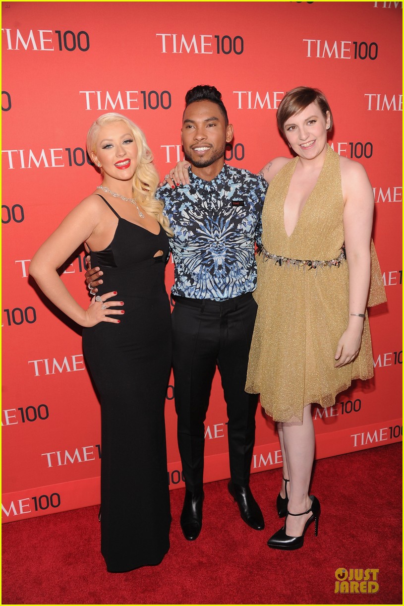 Christina Aguilera cantará en la Time 100 Gala, 23 de Abril  - Página 3 Christina-aguilera-miguel-time-100-gala-2013-red-carpet-09