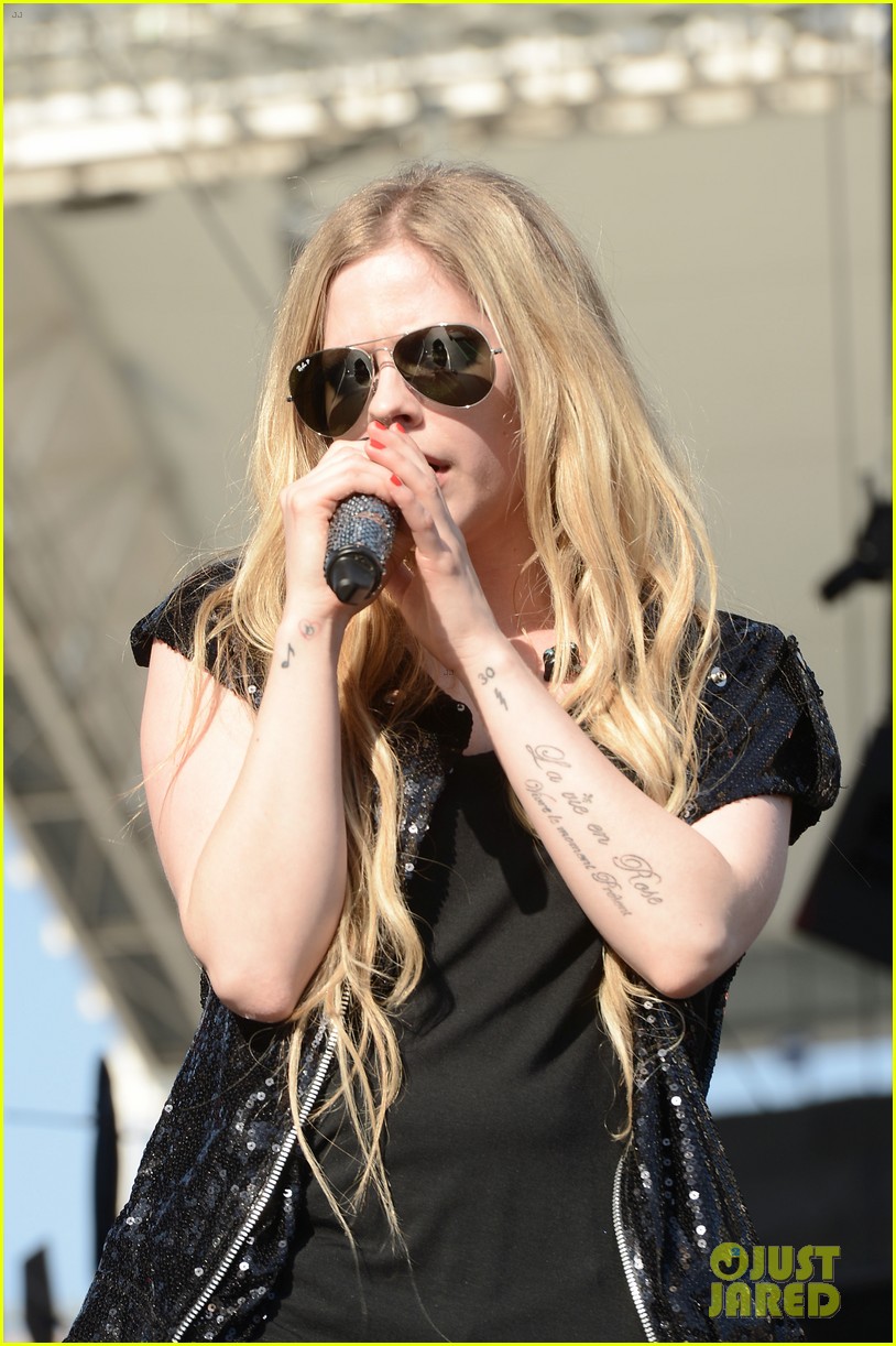 Wango Tango 2013: Britney, Avril, Demi, Bruno Avril-lavigne-bruno-mars-wango-tango-2013-02