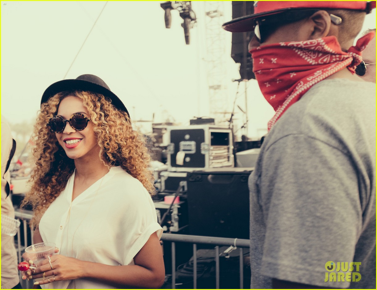 Beyoncé sube sus propias fotos en COACHELLA MUSIC FESTIVAL. Beyonce-shares-personal-coachella-photos-10