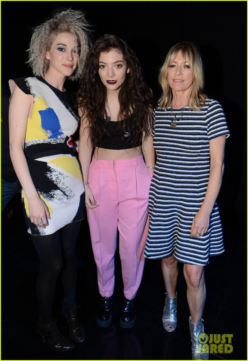 Lorde canta junto a miembros de Nirvana en el Rock & Roll Hall of Fame Induction Ceremony. Lorde-nirvana-rock-roll-hall-of-fame-03