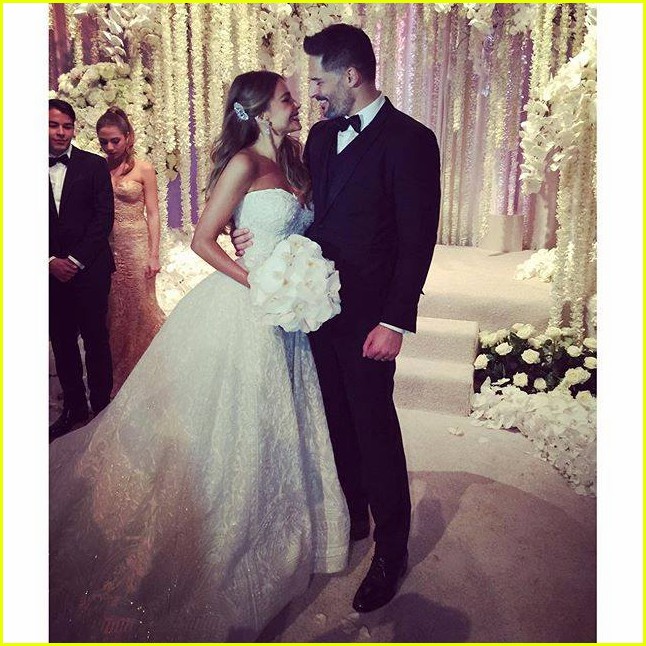 Photo coup de coeur - Page 5 Sofia-vergara-joe-manganiello-wedding-pictures-05