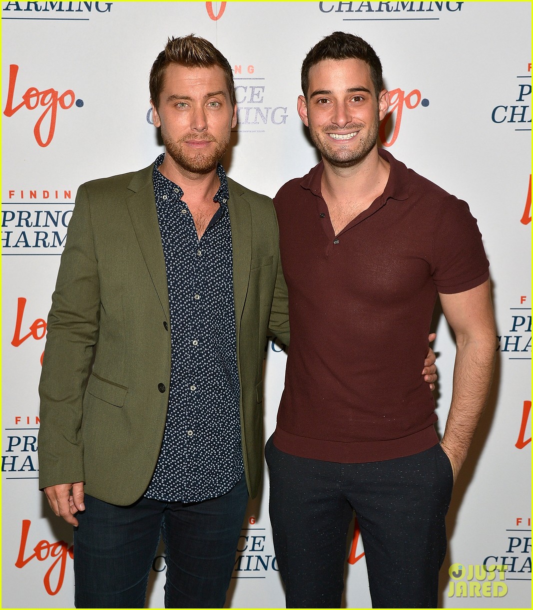 ¿Cuánto mide Lance Bass?  Altura - Real height Lance-bass-hubby-michael-turchin-couple-up-at-finding-prince-charming-premiere-01