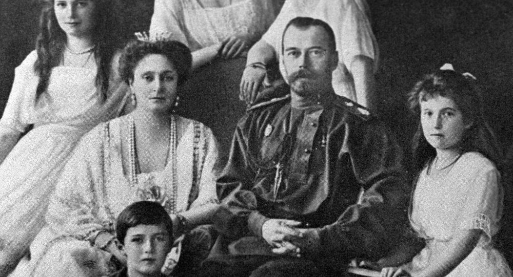 Reprise de l'enquête sur la mort de la famille Romanov 1018363334